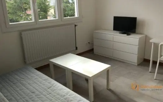 Vendu appartement 1 pièce 33.00 m², 69200