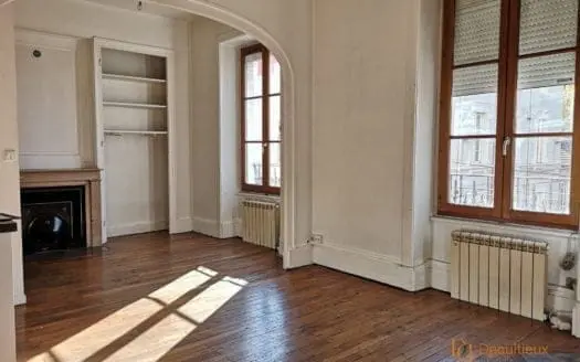 Vendu appartement 2 pièces 47.00 m², 69100