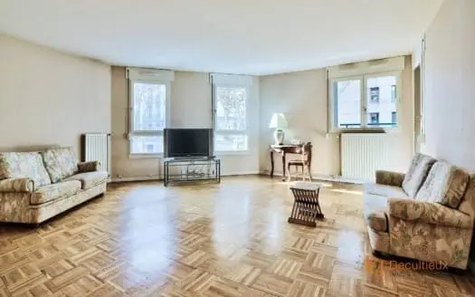 Vendu appartement 4 pièces 91.01 m², 69100
