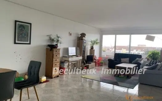 Vendu appartement 4 pièces 92.00 m², 69100