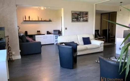 Vendu appartement 5 pièces 113.00 m², 69100