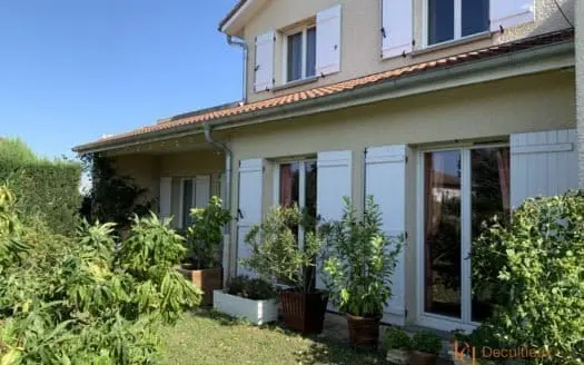 Vendu maison 6 pièces 130.00 m², 69290