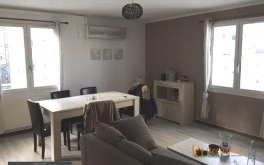 Vendu appartement 4 pièces 78.00 m², 69100