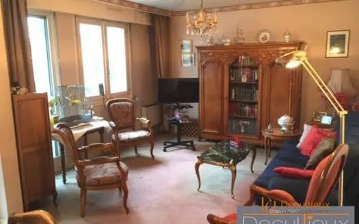 Vendu appartement 6 pièces 121.00 m², 69008