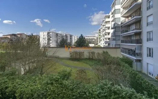 Vendu appartement 5 pièces 118.68 m², 69100