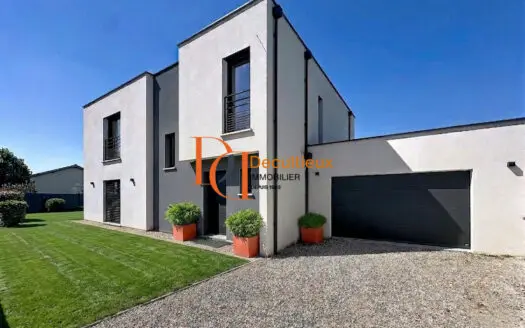 Vente maison 8 pièces 246.00 m², 69250