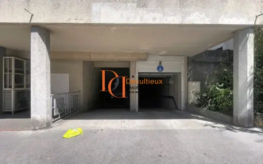 Location stationnement 14 m², 69100