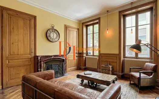 Vente appartement 4 pièces 93.05 m², 69100